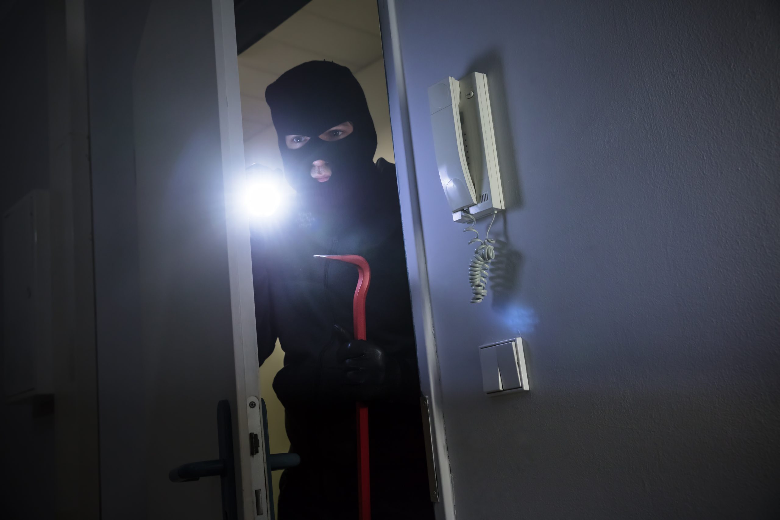 Einbrecher, Taschenlampe, Haustür